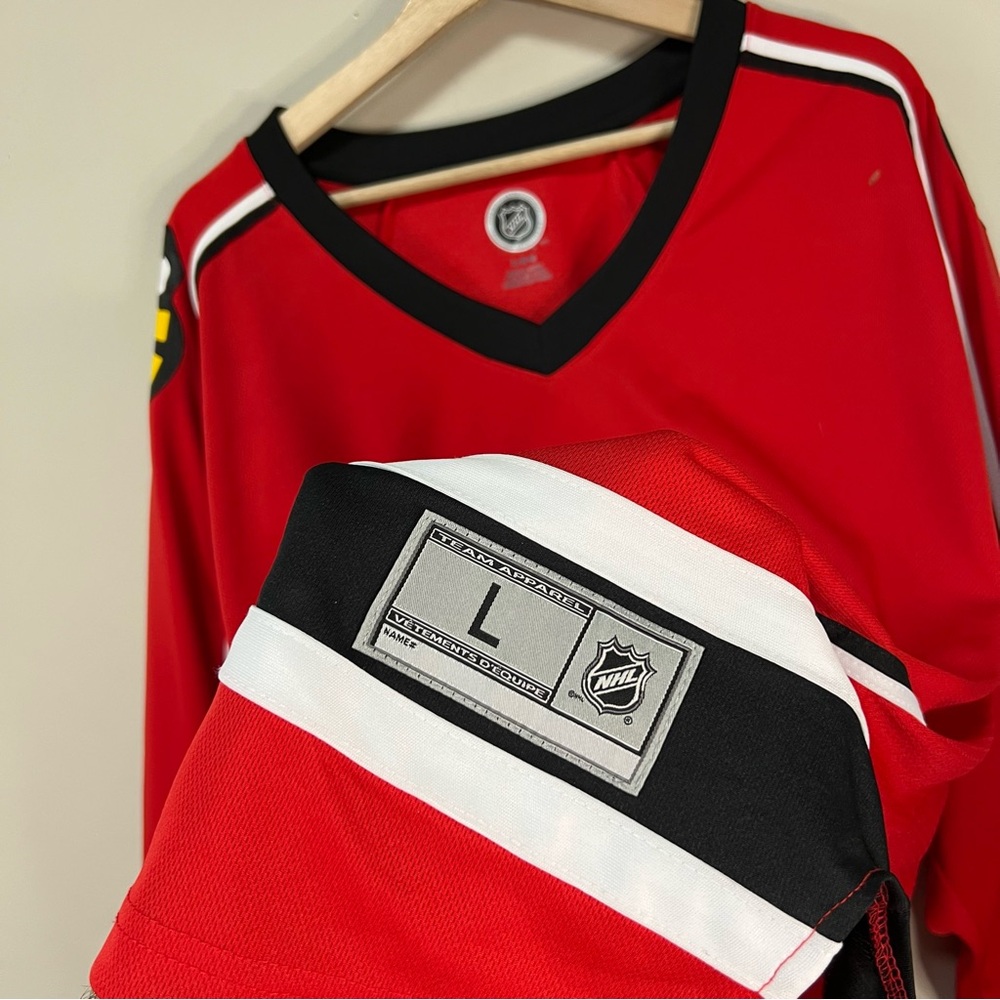 Chicago Blackhawks Hockey Jersey - Picture 3 of 5